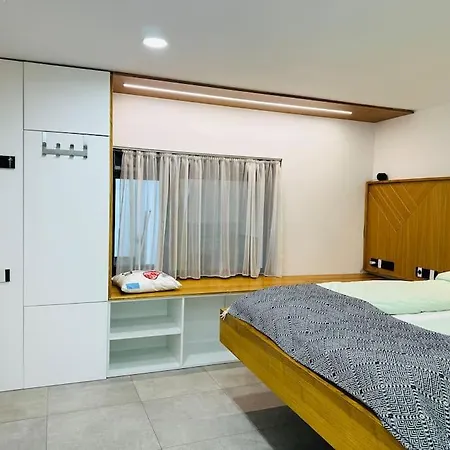 Emun , Old Town, Smart, Netflix And Relax Apartment Cluj-Napoca