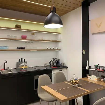 Apartment Emun , Old Town, Smart, Netflix And Relax *
