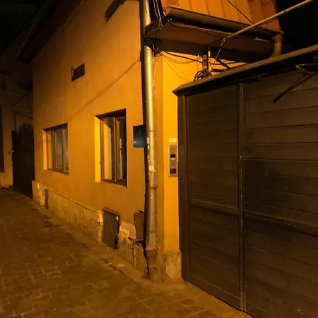 Emun , Old Town, Smart, Netflix And Relax