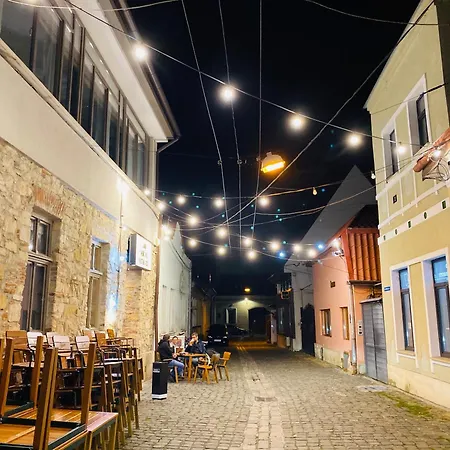 Emun , Old Town, Smart, Netflix And Relax *