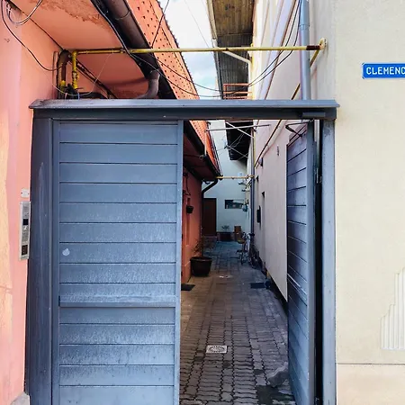 Emun , Old Town, Smart, Netflix And Relax * كلوج-نابوكا