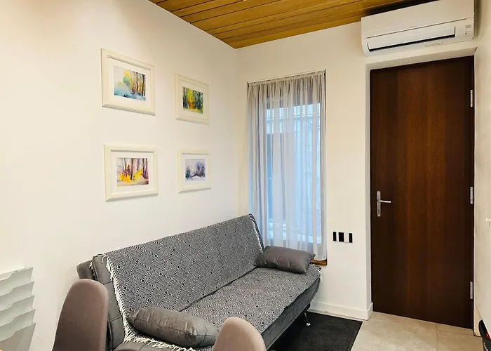 Emun , Old Town, Smart, Netflix And Relax *